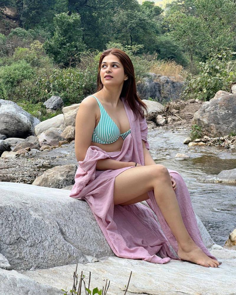 shraddha-das-kashmir-vacation-photos